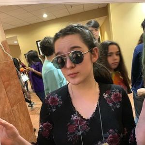 Meet your Posher, Leah